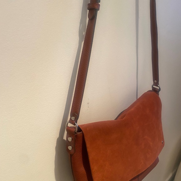 TREASURE & BOND rust leather & suede cross body purse with adjustable strap. - Picture 4 of 8
